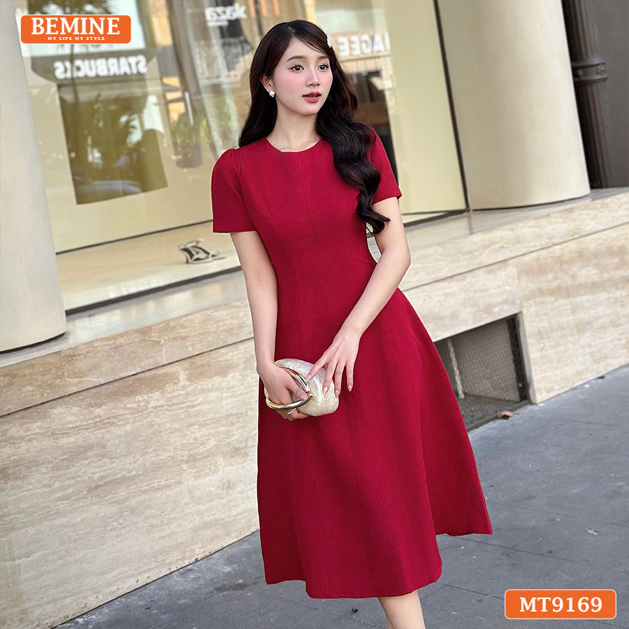 Đầm công sở BEMINE MT9169 thiết kế dáng xòe dài thướt tha.