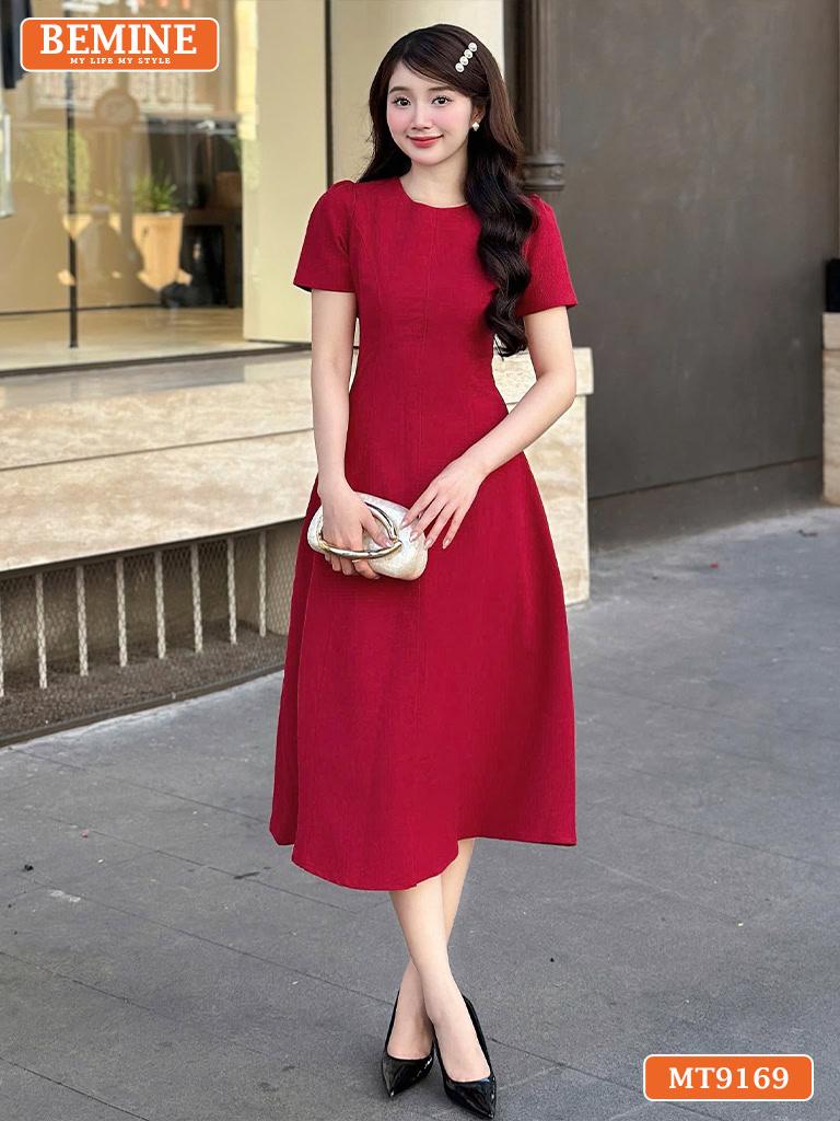 Cận cảnh chất liệu vải cao cấp của mẫu đầm BEMINE MT9169.