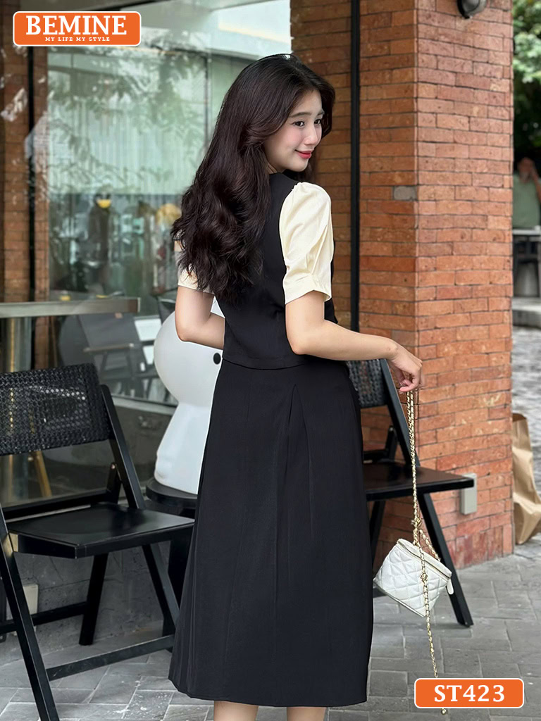 Set áo cổ V đính nút tay phồng chân váy xếp ly ST423 4