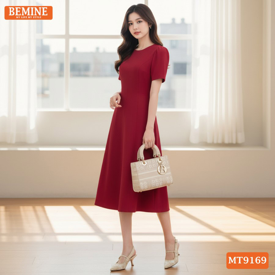 Cách chọn giày cao gót cho người chân to: Ưu tiên giày mũi nhọn hoặc gót thô giúp đôi chân trông thon gọn hơn.