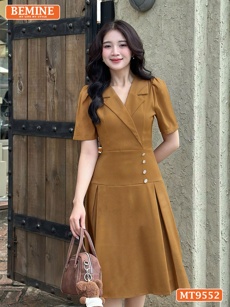 Đầm thiết kế BEMINE cổ vest dáng chữ A eo đính cúc MT9552