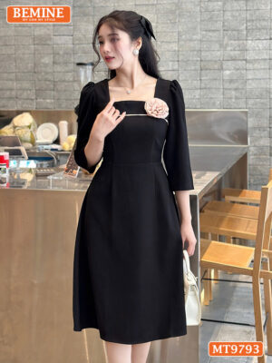 Đầm thiết kế BEMINE cổ vuông viền ngực MT9793