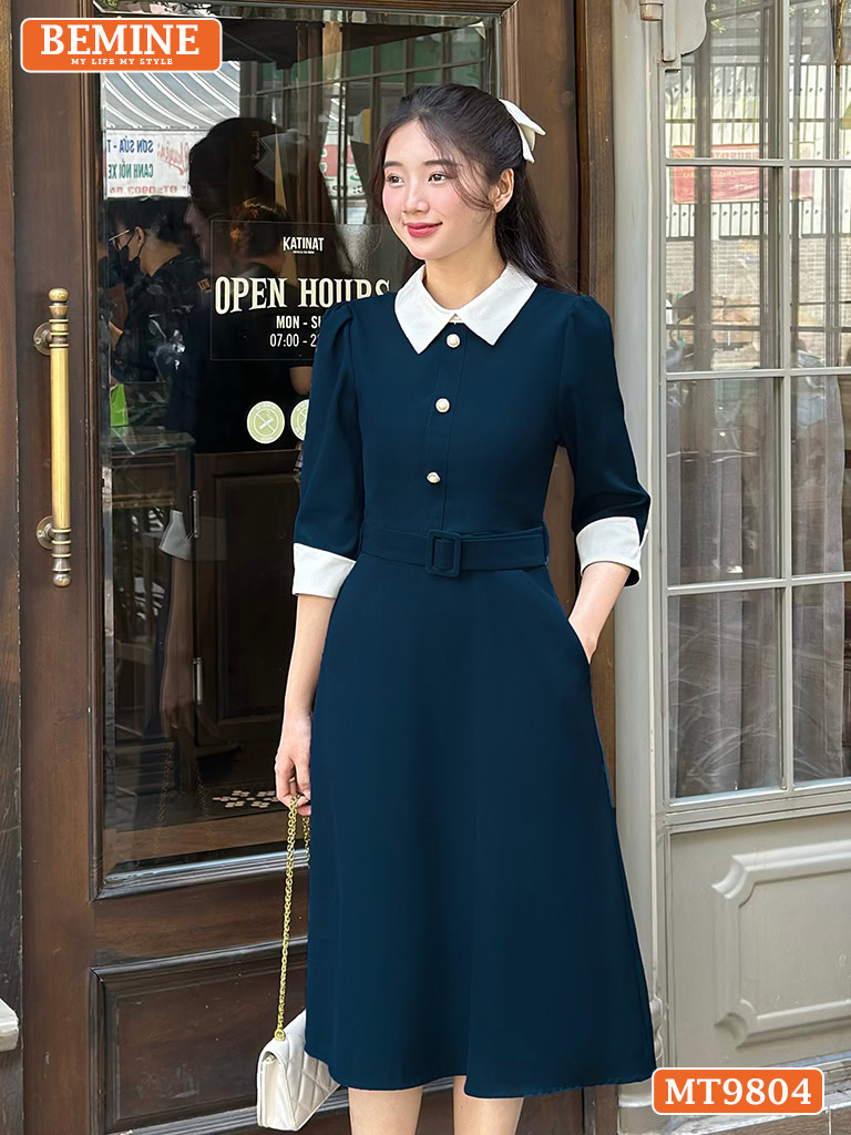 Đầm thiết kế BEMINE cổ đức xòe tay đính cúc MT9804