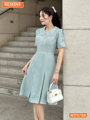 Đầm thiết kế BEMINE cổ sen viền ren kết nút MT9788
