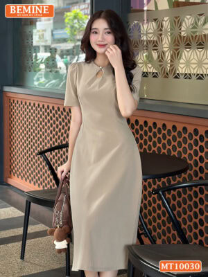 Đầm BEMINE cổ tròn xẻ giọt nước đính cúc MT10030
