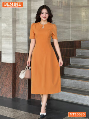 Đầm BEMINE cổ tròn xẻ giọt nước đính cúc MT10030