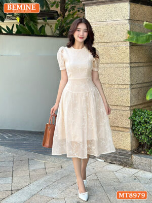 Đầm thiết kế BEMINE hoa nổi cổ tròn dáng xoè MT8979
