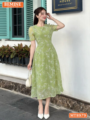 Đầm thiết kế BEMINE hoa nổi cổ tròn dáng xoè MT8979