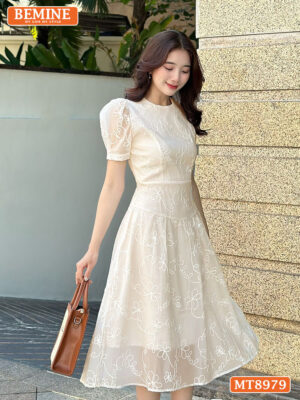 Đầm thiết kế BEMINE hoa nổi cổ tròn dáng xoè MT8979