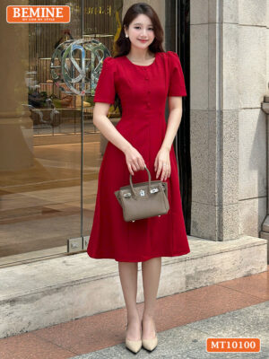 Đầm công sở BEMINE MT10100 màu đỏ rực rỡ và sang trọng.