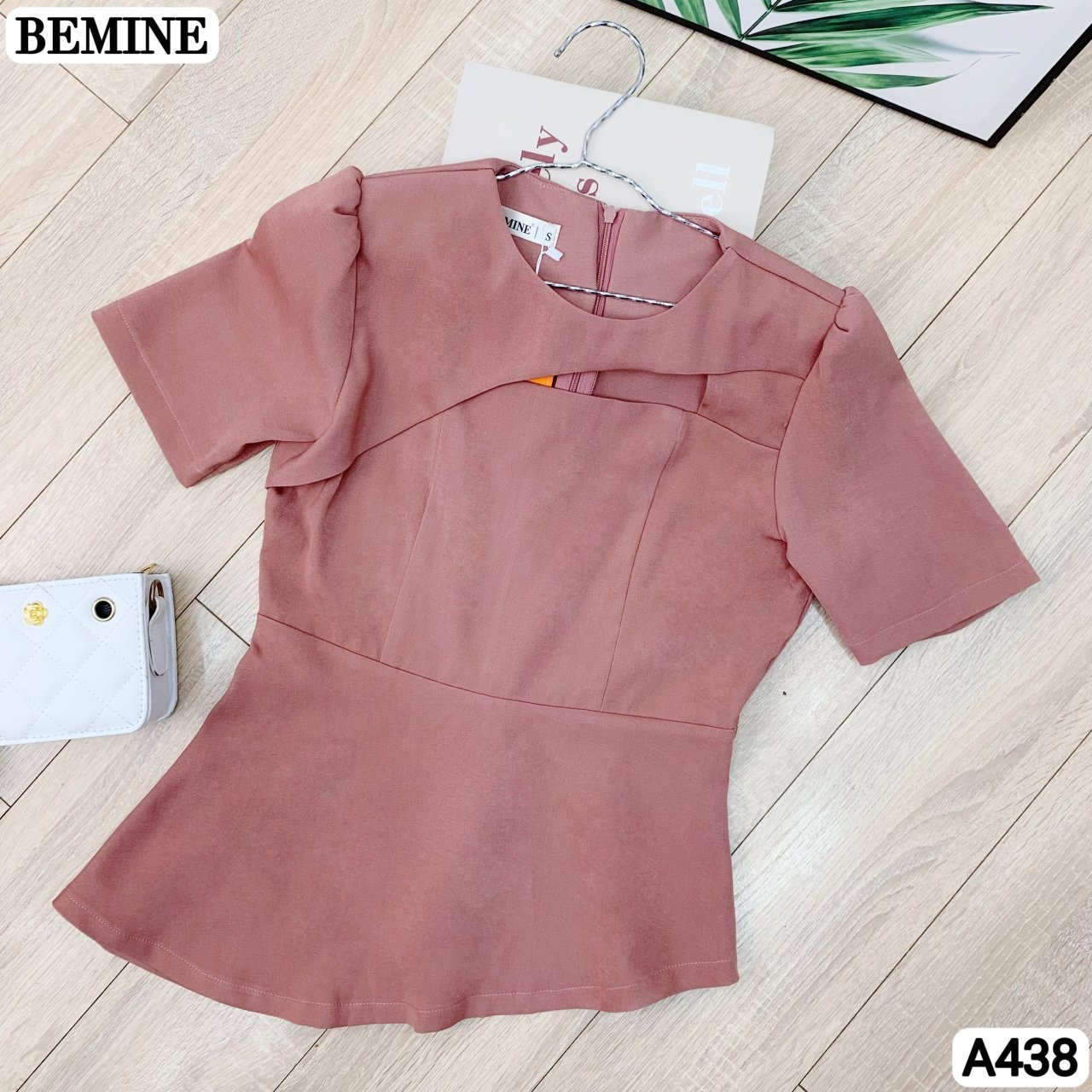 Áo BEMINE Kiểu Peplum Đắp Chéo Cut Out A438