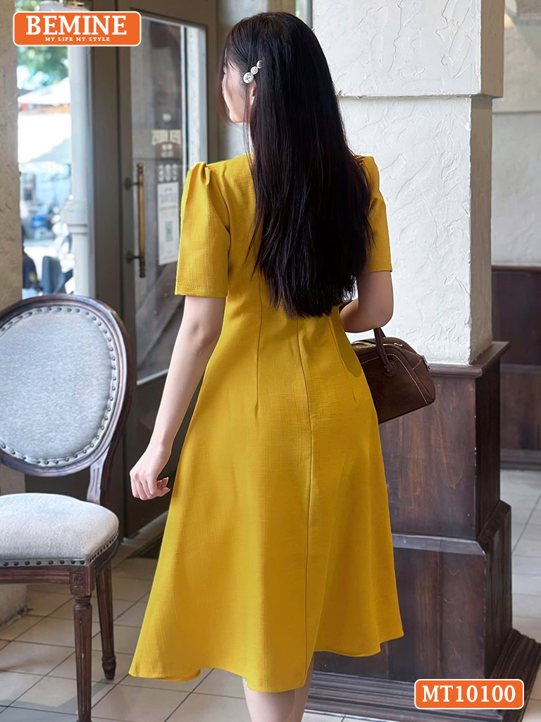Đầm thiết kế BEMINE cổ tròn đính cúc MT10100