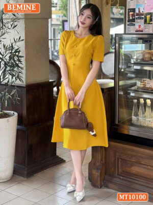 Đầm thiết kế BEMINE cổ tròn đính cúc MT10100