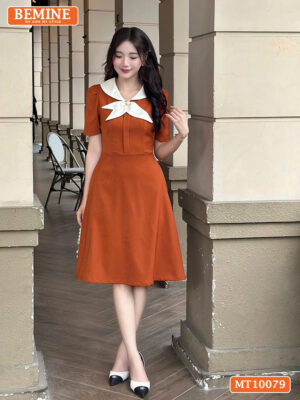 Đầm thiết kế BEMINE cổ trụ phối nơ lá MT10079