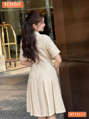 Đầm thiết kế BEMINE cổ sen đính nơ xếp ly MT10123