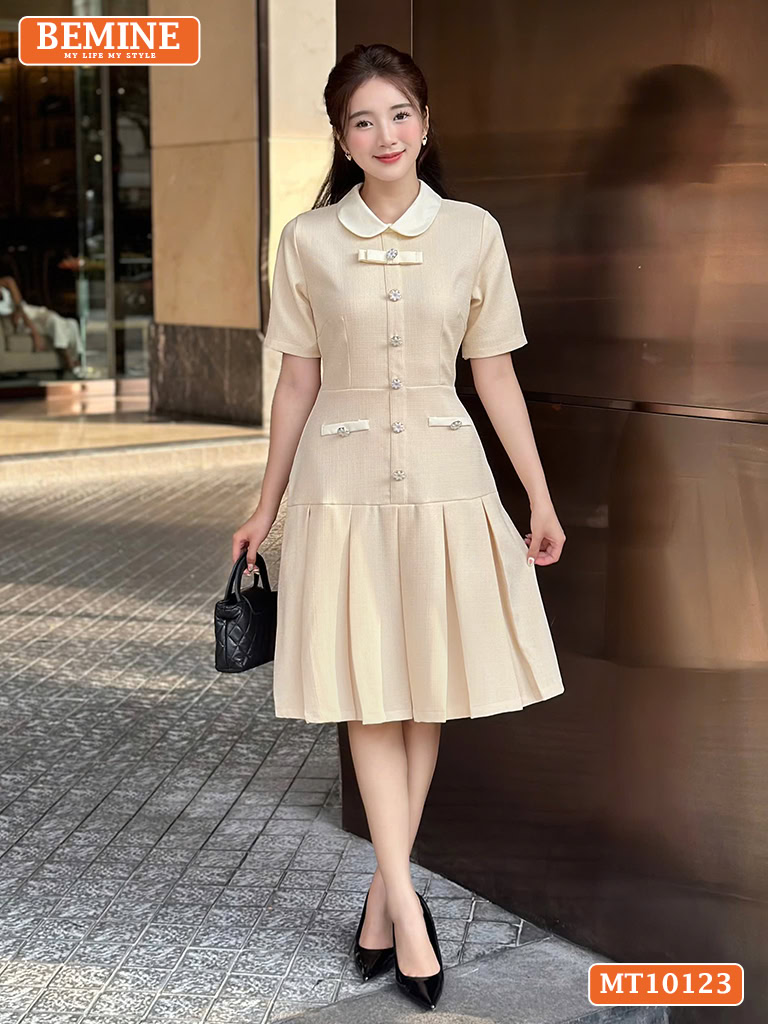 Đầm thiết kế BEMINE cổ sen đính nơ xếp ly MT10123