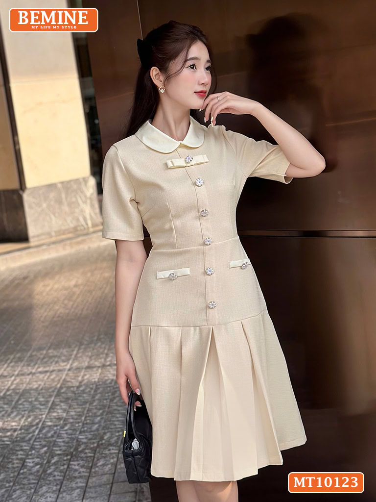 Đầm thiết kế BEMINE cổ sen đính nơ xếp ly MT10123