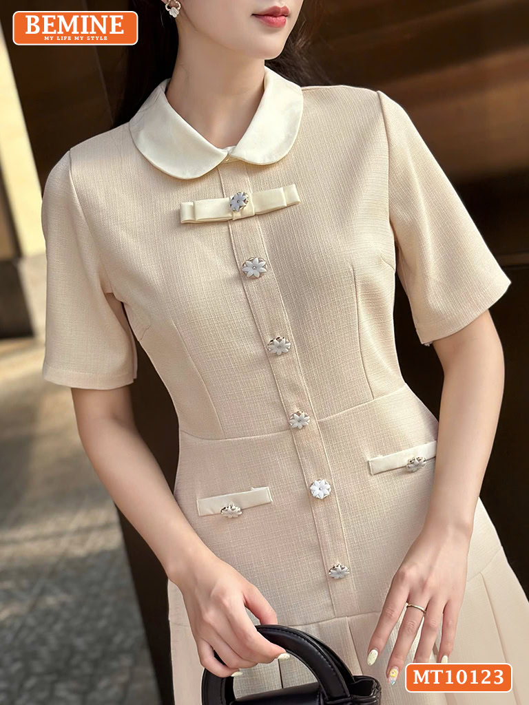 Đầm thiết kế BEMINE cổ sen đính nơ xếp ly MT10123