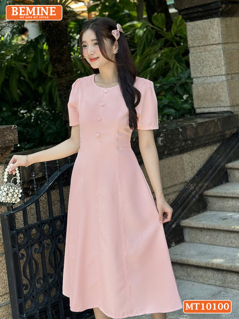 Đầm thiết kế BEMINE cổ tròn đính cúc MT10100