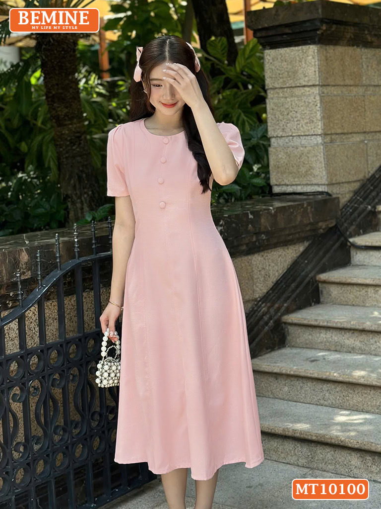 Đầm thiết kế BEMINE cổ tròn đính cúc MT10100