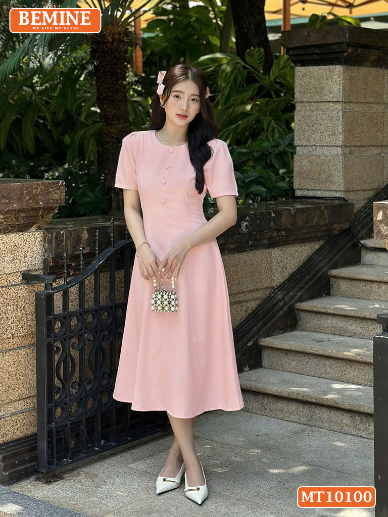 Đầm thiết kế BEMINE cổ tròn đính cúc MT10100
