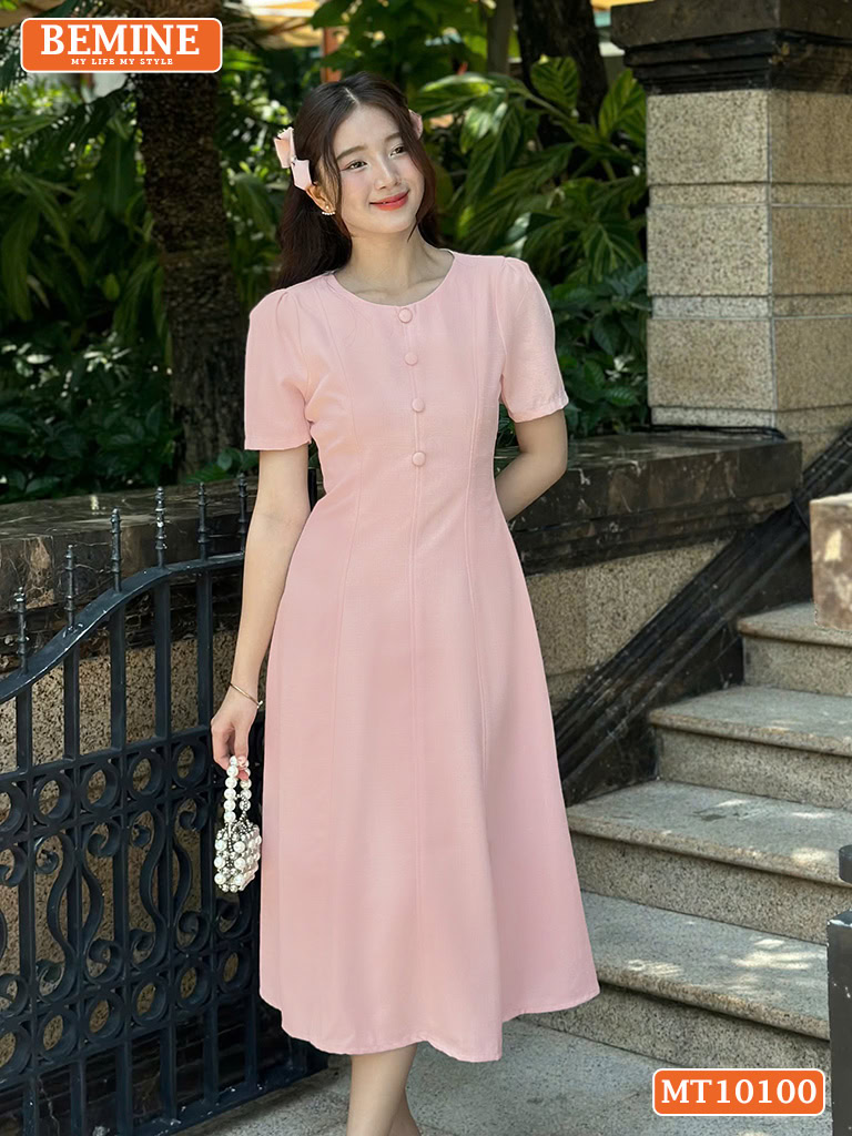 Đầm thiết kế BEMINE cổ tròn đính cúc MT10100