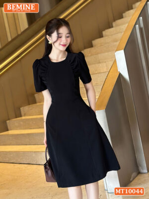 Đầm thiết kế BEMINE cổ tròn nhún ngực hai bên mt10044
