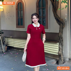 Người mẫu diện đầm BEMINE MT10184 dáng chữ A màu đỏ tôn da và mang lại vẻ ngoài trẻ trung.