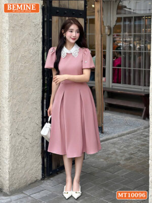Đầm thiết kế BEMINE cổ ren khoét vai MT10096