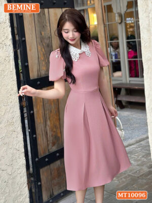 Đầm thiết kế BEMINE cổ ren khoét vai MT10096