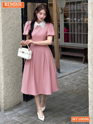 Đầm thiết kế BEMINE cổ ren khoét vai MT10096