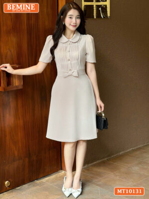 Đầm thiết kế BEMINE cổ sen xếp ly đính nơ eo MT10131