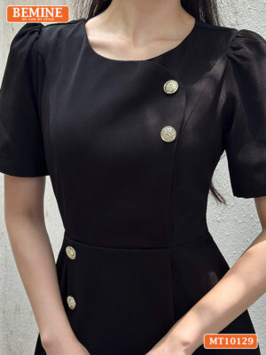 Đầm thiết kế BEMINE cổ tròn đính cúc MT10129