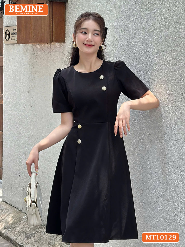 Đầm thiết kế BEMINE cổ tròn đính cúc MT10129
