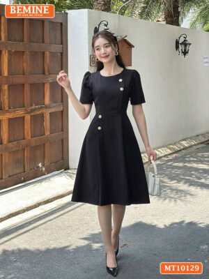 Đầm thiết kế BEMINE cổ tròn đính cúc MT10129