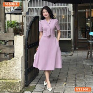 Phong cách thời trang văn phòng tinh tế với đầm BEMINE MT11001 màu tím.