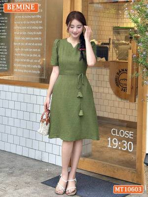 Đầm thiết kế BEMINE cổ tròn xẻ dáng chữ A MT10603