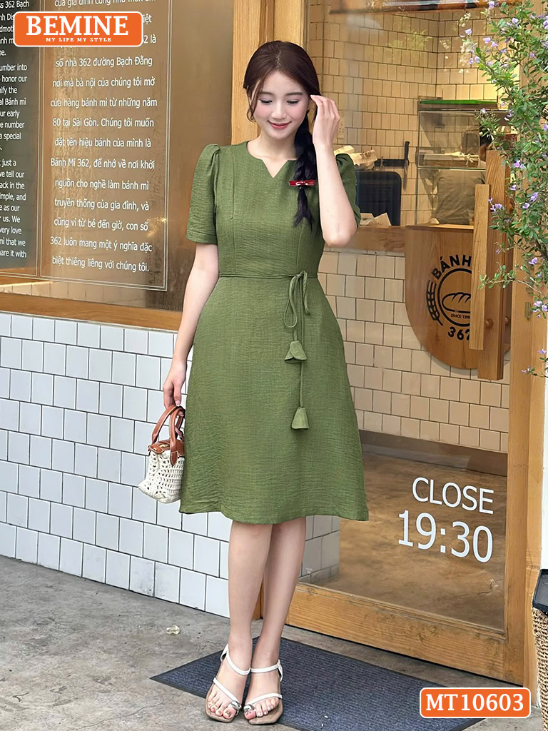 Đầm thiết kế BEMINE cổ tròn xẻ dáng chữ A MT10603