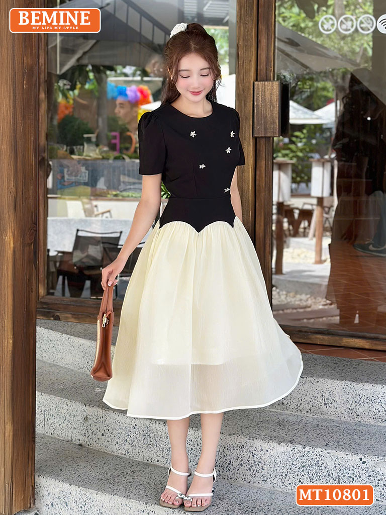 Đầm thiết kế BEMINE cổ tròn charm đá MT10801