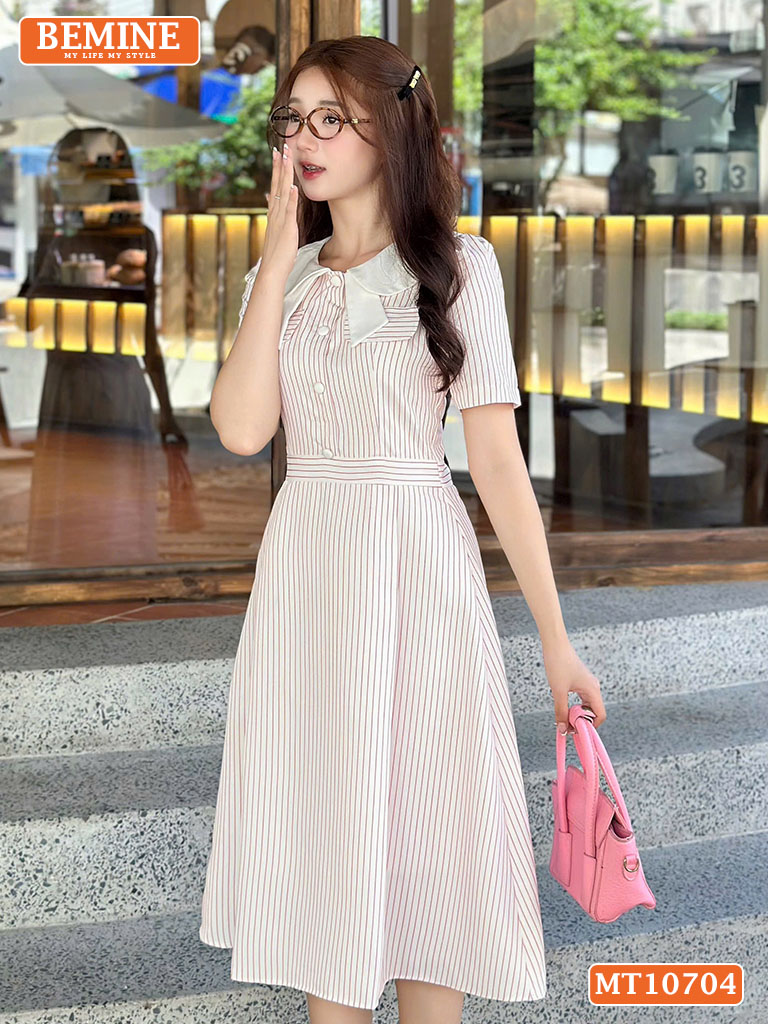 Đầm thiết kế BEMINE cổ tròn đính cúc MT10704