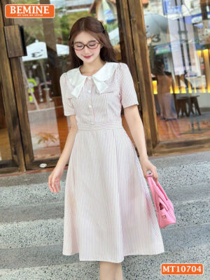 Đầm thiết kế BEMINE cổ tròn đính cúc MT10704