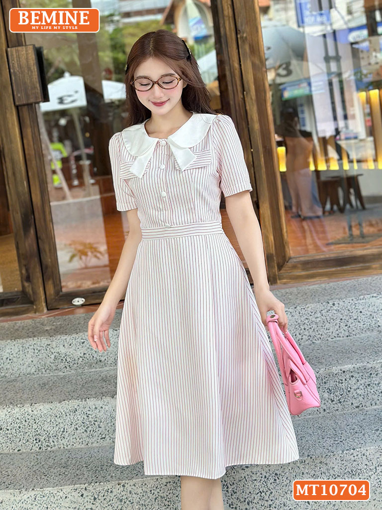 Đầm thiết kế BEMINE cổ tròn đính cúc MT10704