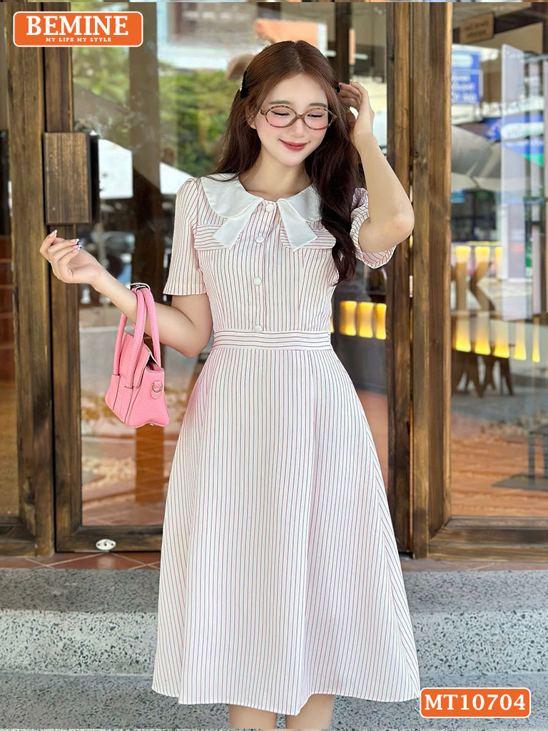 Đầm thiết kế BEMINE cổ tròn đính cúc MT10704