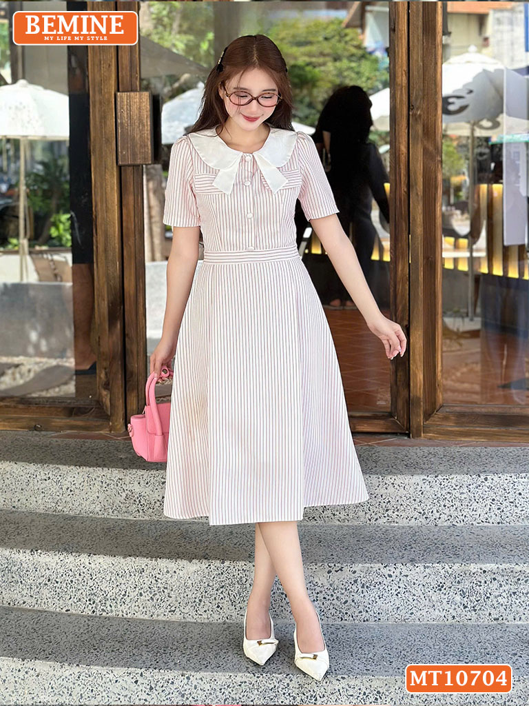 Đầm thiết kế BEMINE cổ tròn đính cúc MT10704