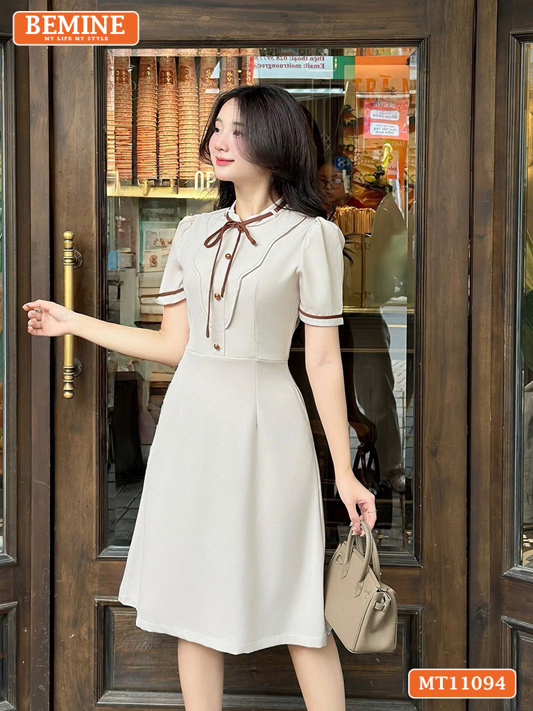 Đầm thiết kế BEMINE cổ tròn có dây nơ phối MT11094
