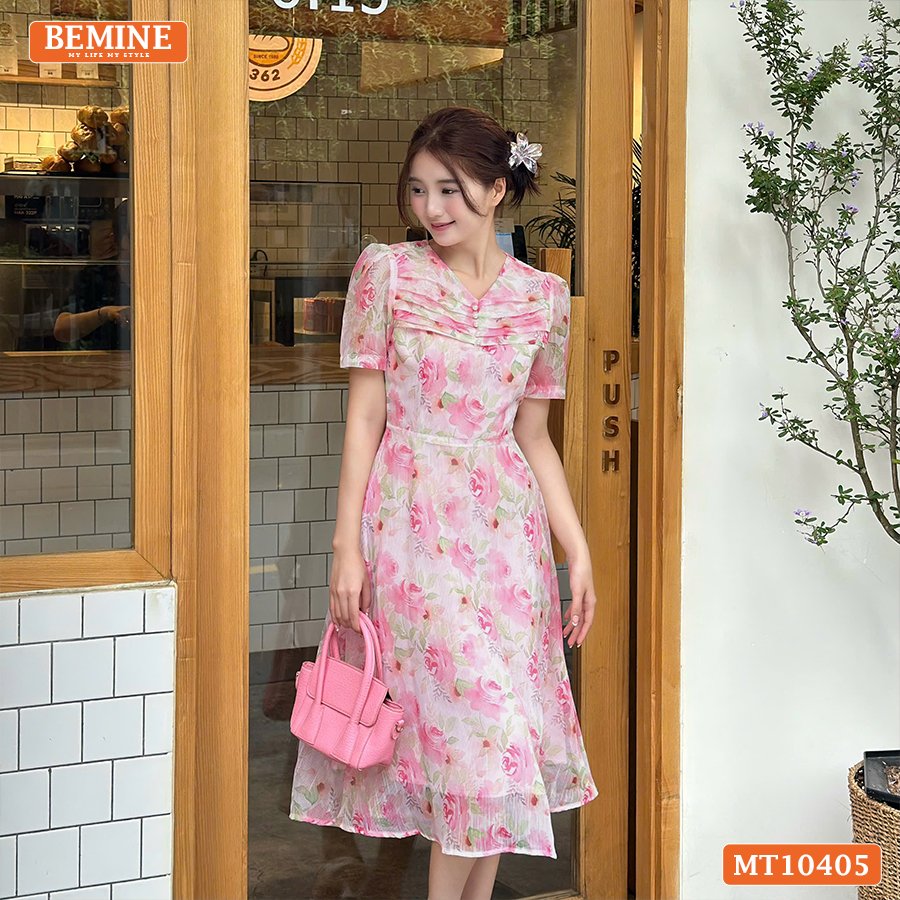 Đầm thiết kế BEMINE cổ tim xếp ly voan hoa MT10405