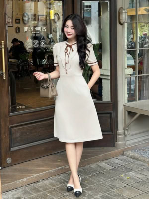 Đầm Cổ Tròn hình ảnh