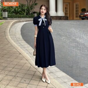 Đầm BEMINE cổ trụ phối sọc nơ dáng A B162 xanh navy trẻ trung nổi bật