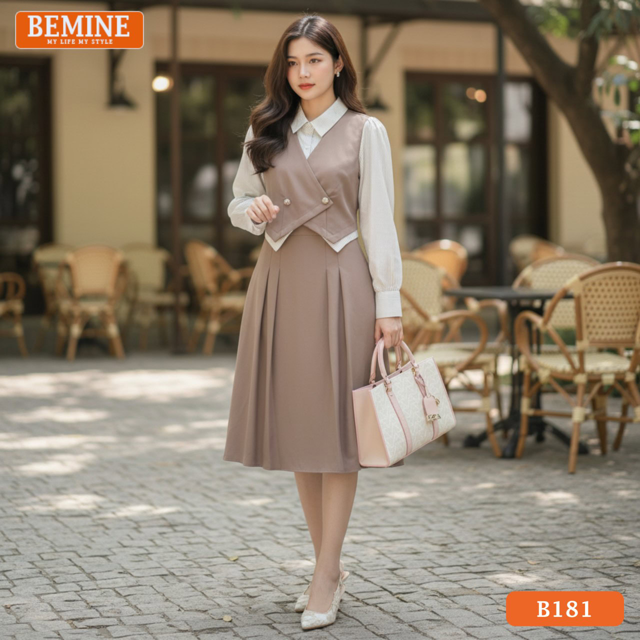 Đầm thiết kế BEMINE Dáng Chữ A Công Sở Cổ Sơ Mi B181 Chi tiết Peplum xếp ly nhẹ nhàng ở eo của chiếc đầm thiết kế BEMINE B174.