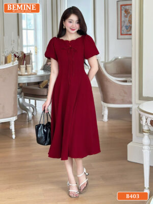 Chi tiết đường may tỉ mỉ và form dáng chữ A chuẩn mực của mẫu đầm thiết kế BEMINE B403.